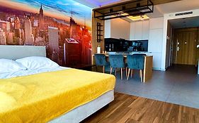 Easy Rent Apartments- Unia Art Residence 130, Basen & Spa, Centrum Free Parking 24H Check-In